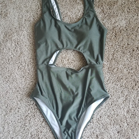 Cupshe One Piece Cutout Swimsuit - Picture 1 of 2